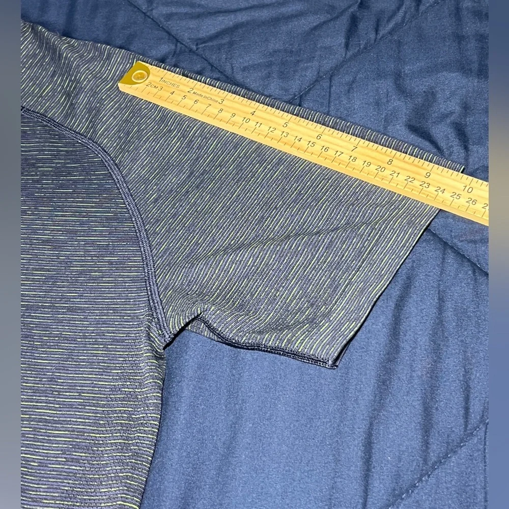 Lululemon Athletica Dark Blue with Green Tee - Picture 4 of 5